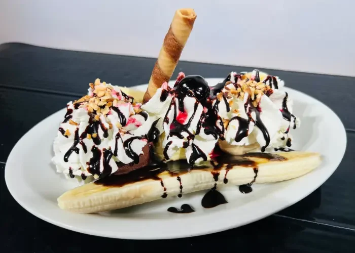 banana split ice cream bar monteriggioni