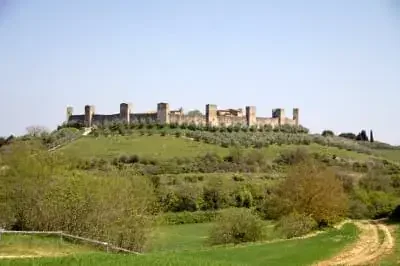 castello di monteriggioni vicino siena in Toscana
