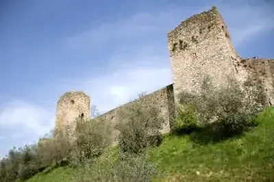 castello di monteriggioni vicino siena in Toscana